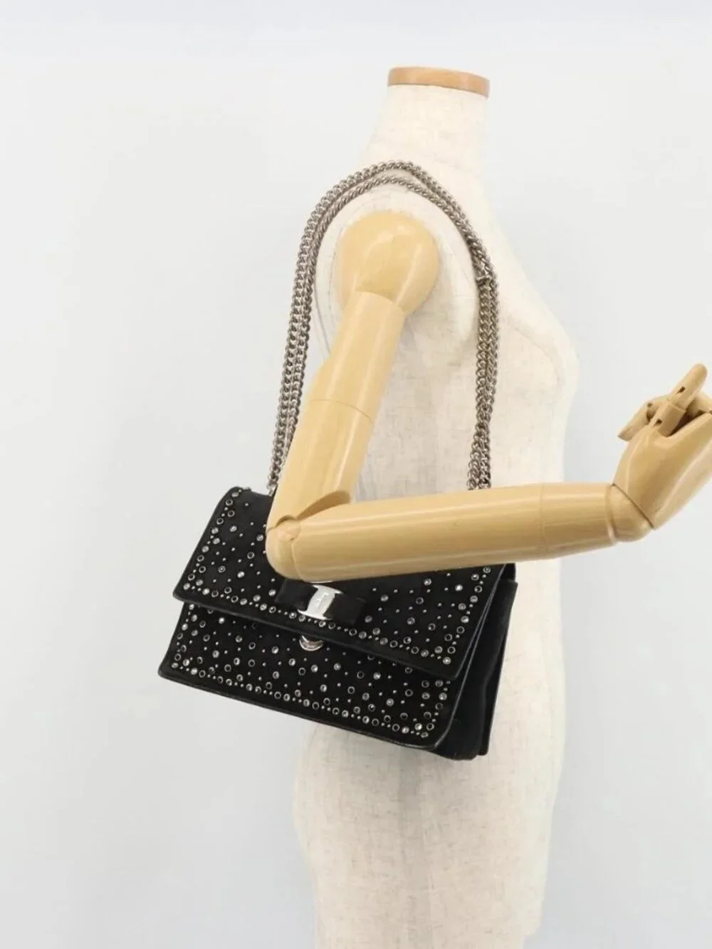 Salvatore Ferragamo Vala Chain Shoulder Bag Suede Black Silver Auth 187258A